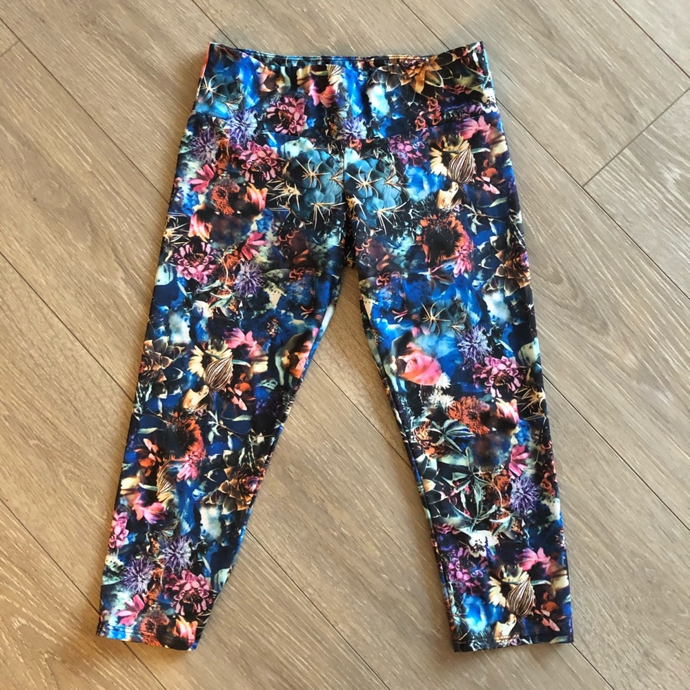 Onzie Capri Leggings